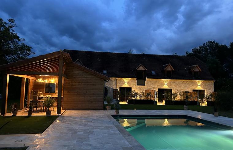 Village avec hébergement pour famille en Occitanie proche de la mer