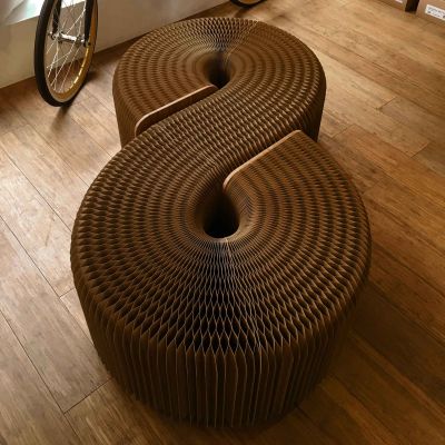 Meuble spirale contemporain avec carton recyclé
